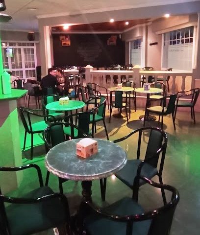 Cafetería y Terraza Tropic