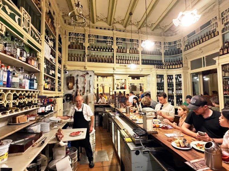 interior del bar