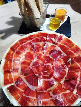 plato-de-jamón-taberna-el-buen-menú