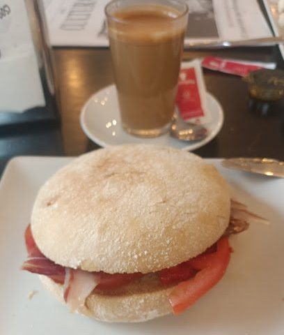 Cafetería El Calentito