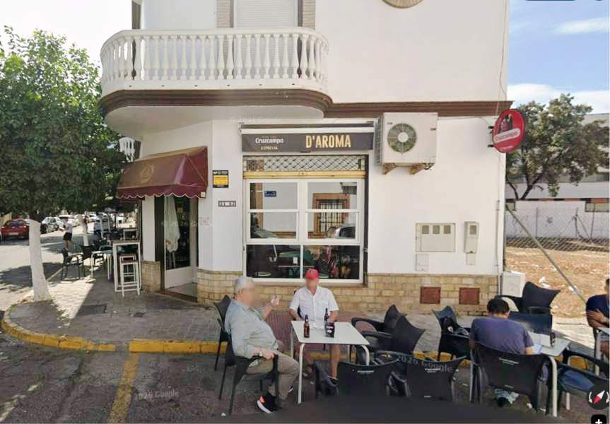 Agradable terraza de cafetería D'Aroma en Brenes