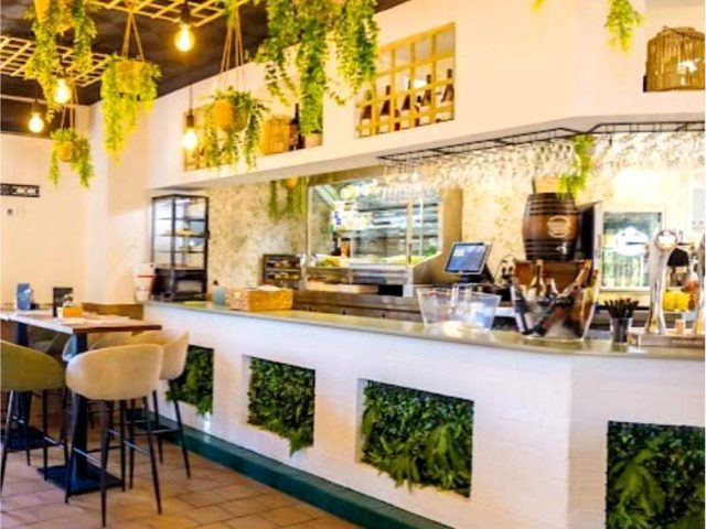 ¡Bienvenido Diman Tapas Dos Hermanas! Cocina Artesanal y la Mejor Terraza en Las Infantas
