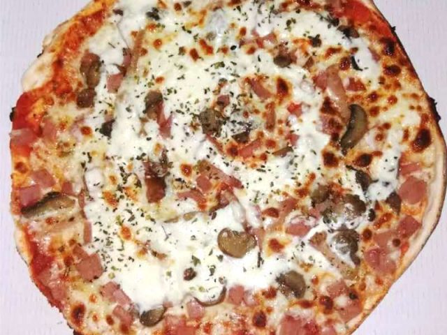 Restaurante PIZZERÍA La Piscina