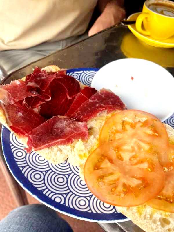Jamón ibérico al corte profesional y café gourmet para desayunos en Dos Hermanas