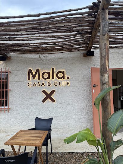 Mala Casa & Club