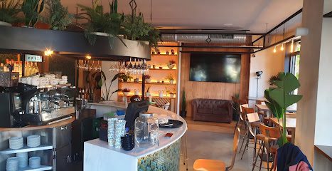 El Estanque Café